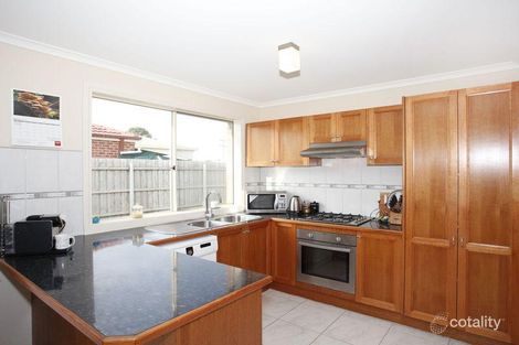 Property photo of 21 Wakenshaw Crescent Pakenham VIC 3810