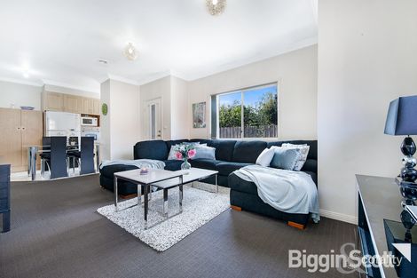 Property photo of 2/17 Omalley Crescent Dandenong North VIC 3175