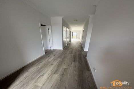 Property photo of 52 Meander Road Doreen VIC 3754