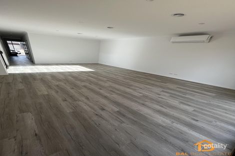 Property photo of 52 Meander Road Doreen VIC 3754