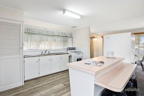 Property photo of 15 Everett Close Herne Hill VIC 3218