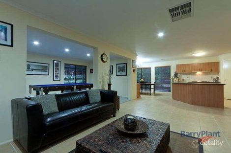 Property photo of 26 John Fisher Drive Berwick VIC 3806