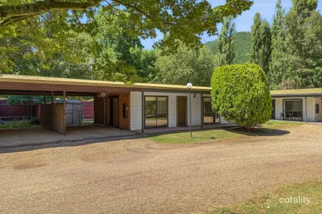Property photo of 8/7055 Great Alpine Road Porepunkah VIC 3740