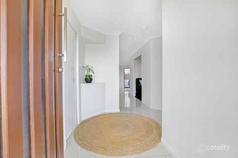 Property photo of 2 Surrey Court Ooralea QLD 4740