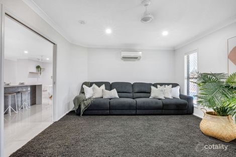 Property photo of 2 Surrey Court Ooralea QLD 4740