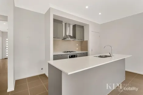 Property photo of 17 Vere Way Mickleham VIC 3064