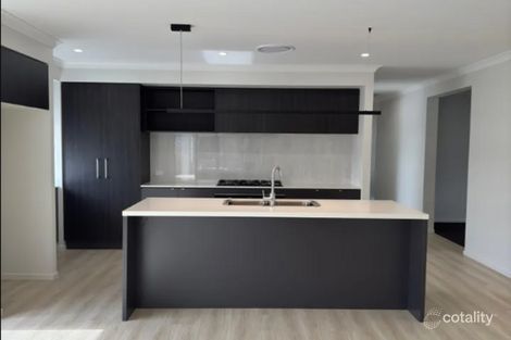 Property photo of 98 Belvedere Drive Spring Mountain QLD 4300