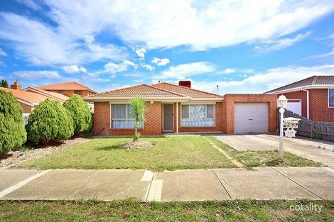 17 Gunbower Cres, Meadow Heights, VIC 3048