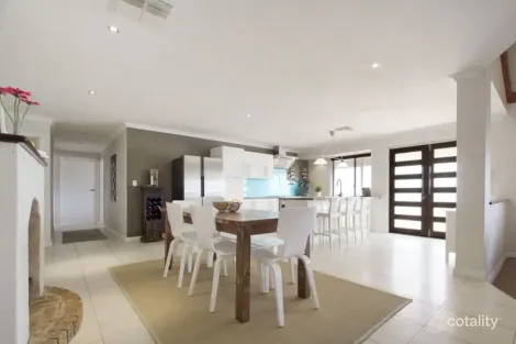 Property photo of 26 Kallaroo Place Kallaroo WA 6025