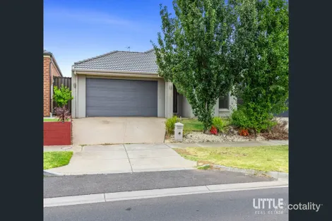 Property photo of 12 Diamond Parade Cobblebank VIC 3338