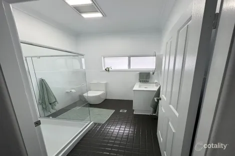 Property photo of 21 Wyangan Avenue Griffith NSW 2680