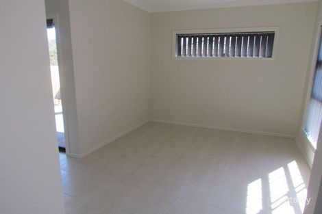 Property photo of 2/25 Henty Street Pakenham VIC 3810