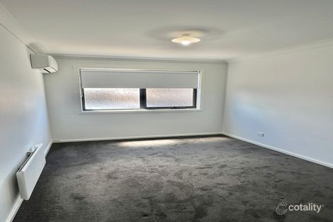 Property photo of 21 Mamic Boulevard Fraser Rise VIC 3336