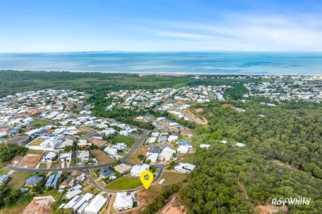 Property photo of 17 Fraser Crescent Pacific Heights QLD 4703