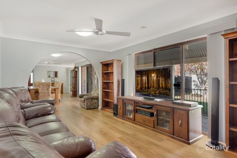 Property photo of 13 Sebastian Avenue Rosemeadow NSW 2560