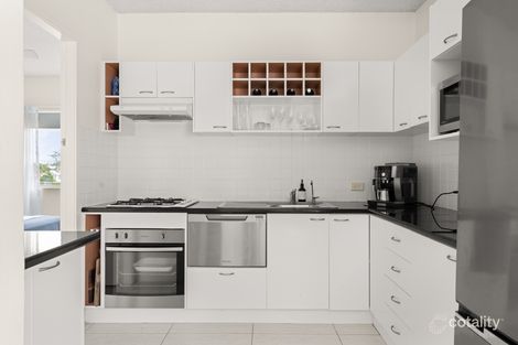 Property photo of 2/129 Crescent Road Hamilton QLD 4007