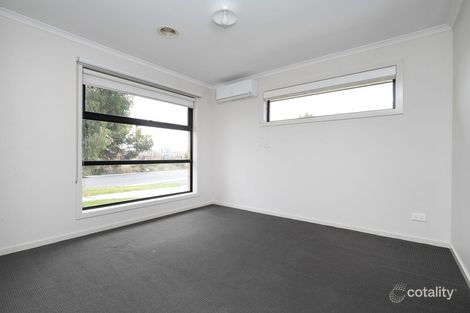 Property photo of 82 Jester Drive Cobblebank VIC 3338