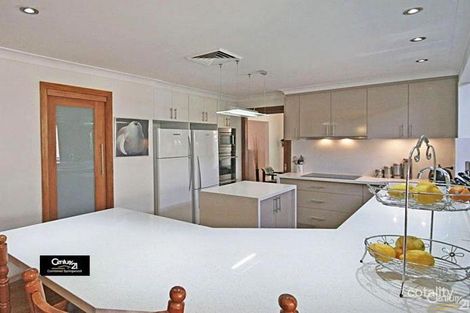 Property photo of 17 Nightingale Drive Blaxland NSW 2774