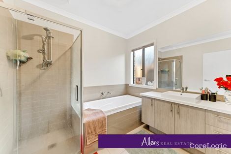 Property photo of 52 Aayana Street Cranbourne East VIC 3977