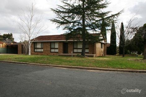 Property photo of 2 Fraser Street Mount Austin NSW 2650