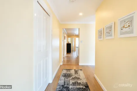 Property photo of 11 Theseus Circuit Rosemeadow NSW 2560