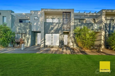 Property photo of 5 Armstrong Walk Fraser Rise VIC 3336