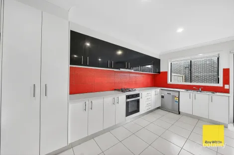 Property photo of 5 Armstrong Walk Fraser Rise VIC 3336