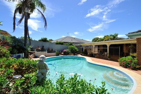 81 Oaklands Ave, Halls Head, WA 6210