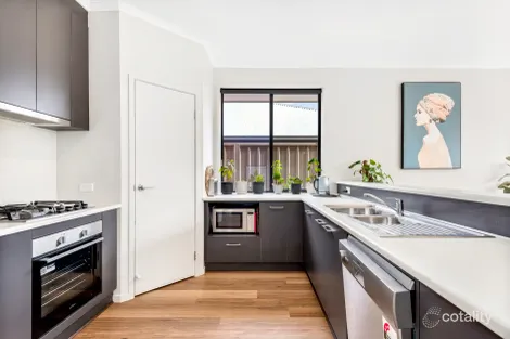 14 Nosmits St, Seaford Heights, SA 5169