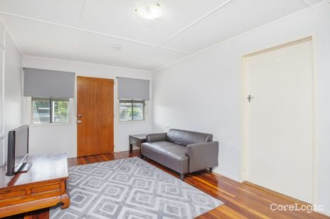 Property photo of 18 Allden Avenue Labrador QLD 4215