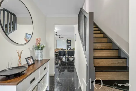 Property photo of 37 Lancelot Crescent Ormeau QLD 4208