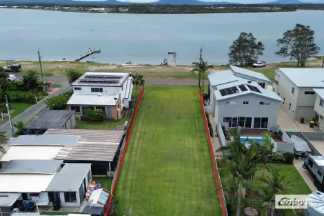 27 Main St, Manning Point, NSW 2430