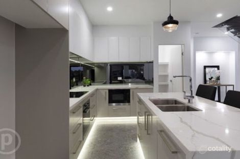 Property photo of 3/1 Clearview Terrace Seven Hills QLD 4170