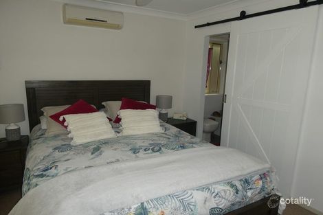 Property photo of 22 Enderbury Crescent Pacific Pines QLD 4211