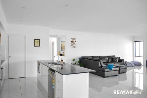 Property photo of 11 Arlington Way Kensington Grove QLD 4341