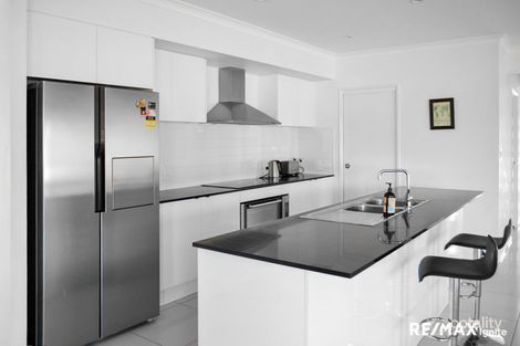 Property photo of 11 Arlington Way Kensington Grove QLD 4341