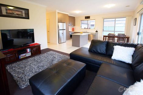 Property photo of 25 Kunuka Circuit Caroline Springs VIC 3023
