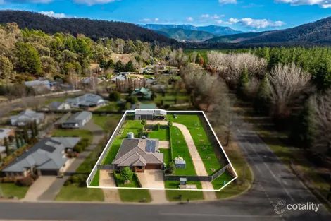 Property photo of 2 Paiano Lane Bright VIC 3741