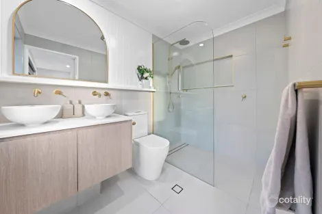 Property photo of 40 Whipbird Circuit Victoria Point QLD 4165