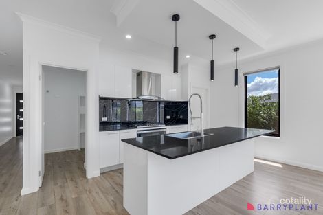 Property photo of 28 Conjola Way Wollert VIC 3750