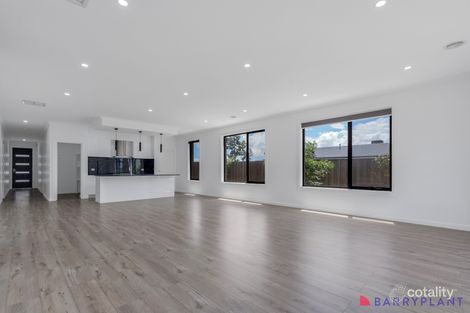 Property photo of 28 Conjola Way Wollert VIC 3750
