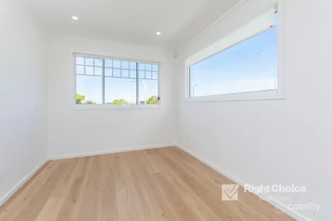 Property photo of 8 Piper Drive Dunmore NSW 2529