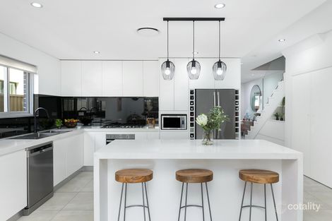 Property photo of 24 Flinders Road Georges Hall NSW 2198
