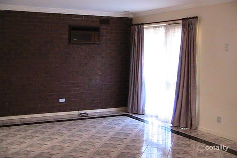 Property photo of 12 Redditch Crescent Deer Park VIC 3023