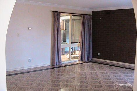 Property photo of 12 Redditch Crescent Deer Park VIC 3023