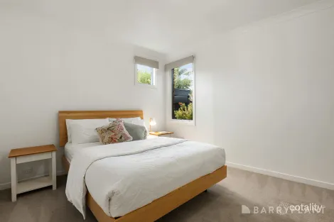 Property photo of 15 Olympus Drive Croydon South VIC 3136