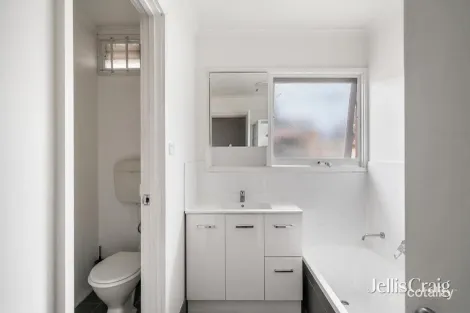 Property photo of 90 Somers Avenue Macleod VIC 3085