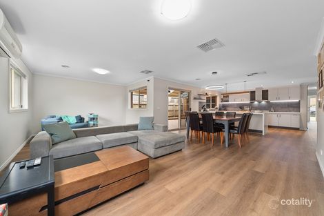 Property photo of 4 Sapphire Mews Skye VIC 3977