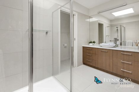 Property photo of 2 Fernwood Place Rosebud VIC 3939