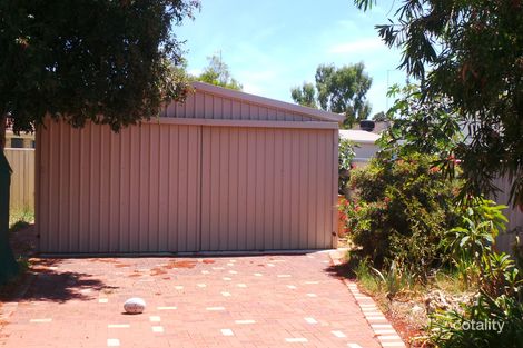 Property photo of 2 Monclair Court Meadow Springs WA 6210